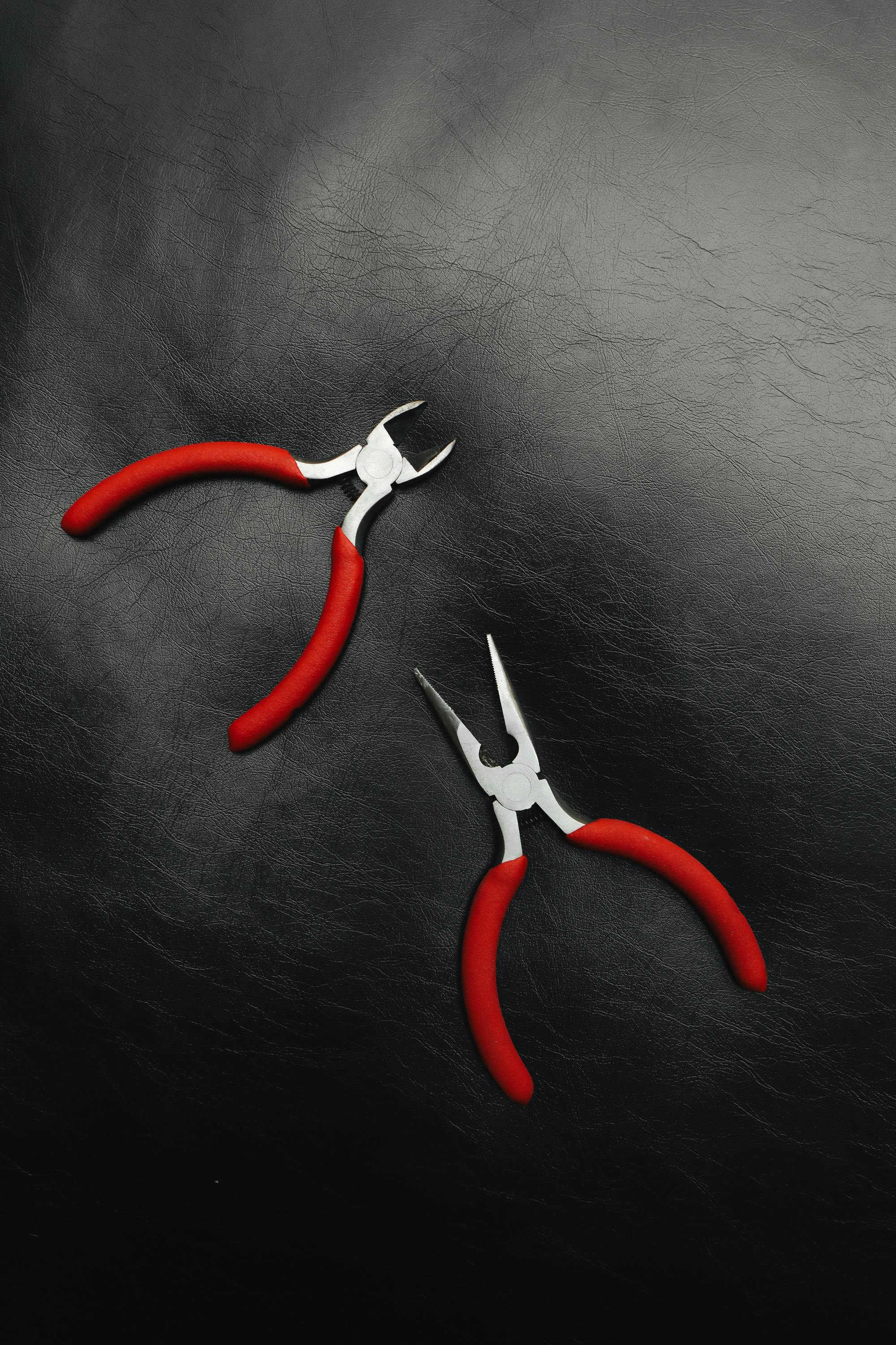 handled pliers